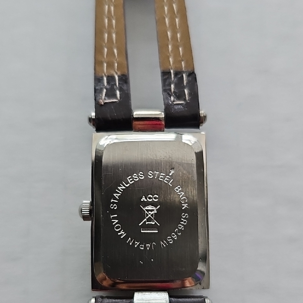 Elegant Black Leather Strap Watch - Picture 5 of 6